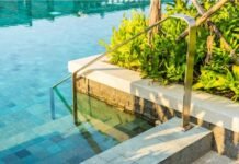 Choosing the Right Color and Finish for Your Pool Deck